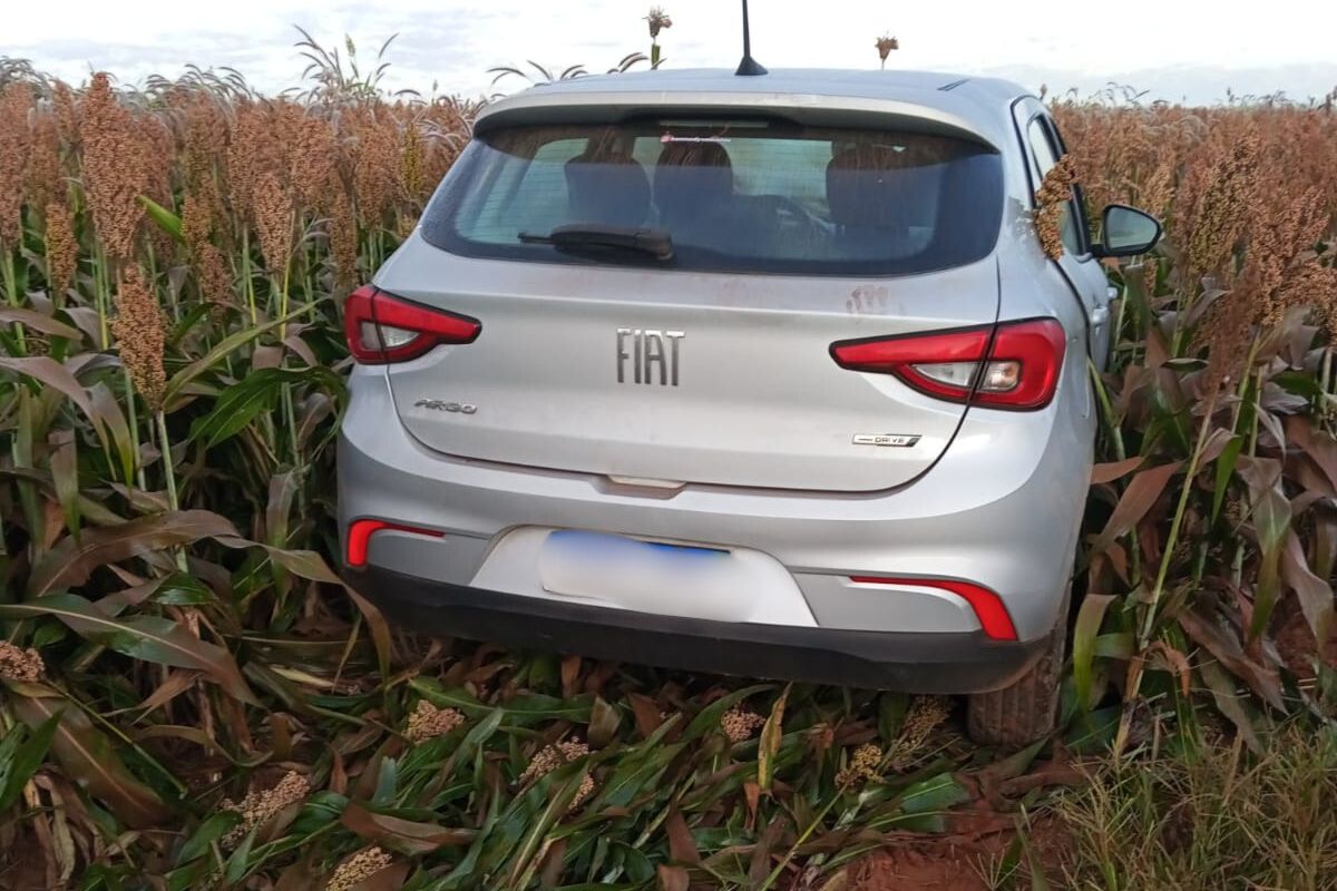 Carro de motorista da Uber sequestrado e agredido em Anápolis é localizado