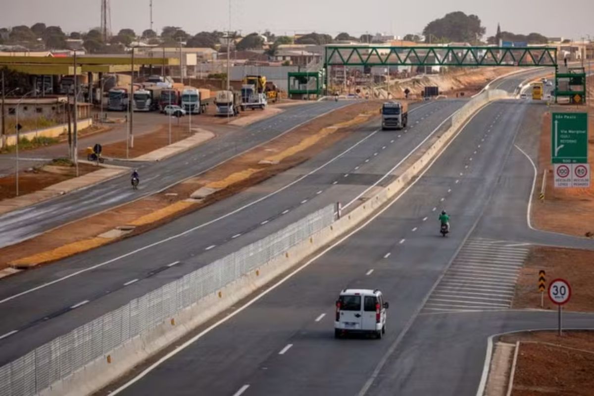 Motoristas terão multas canceladas após erros nos radares de Goiás