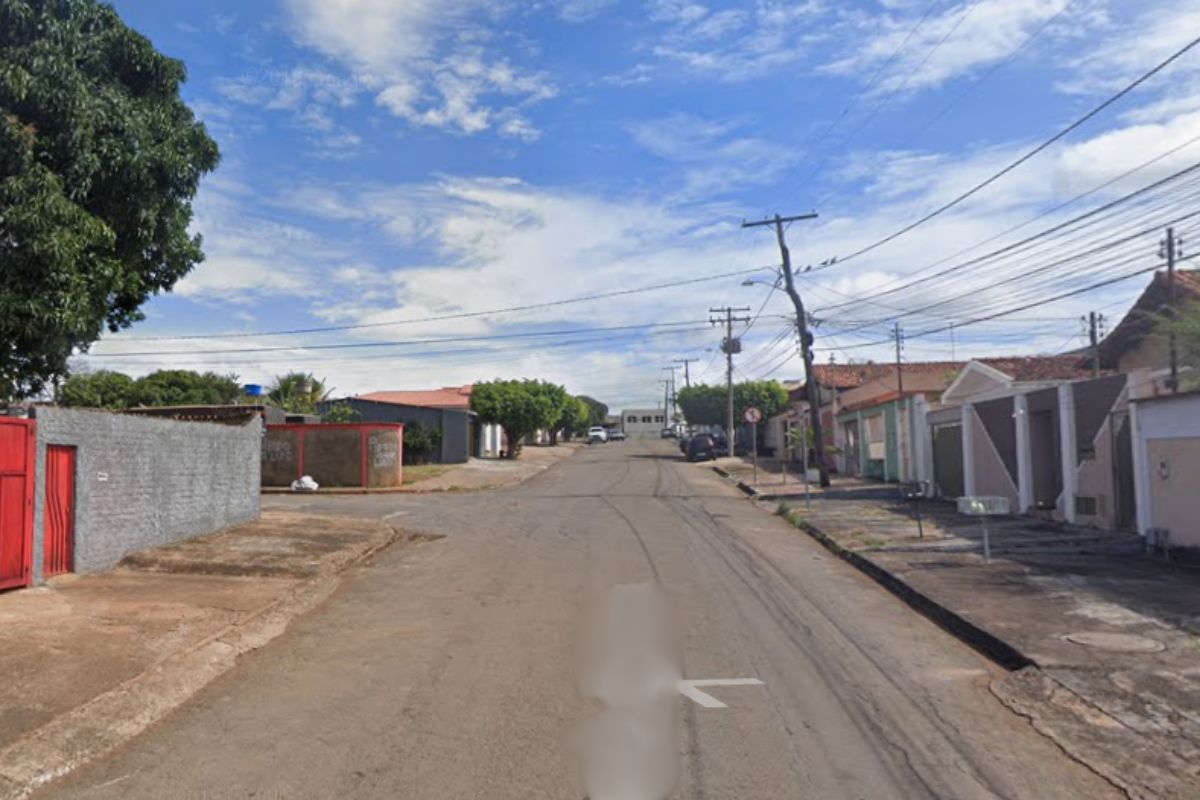 Mulher é agredida e tem carro furtado pelo namorado em Anápolis