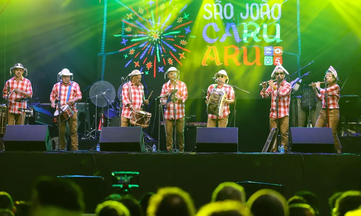 Forró embala São João de Caruaru, “o maior do mundo”