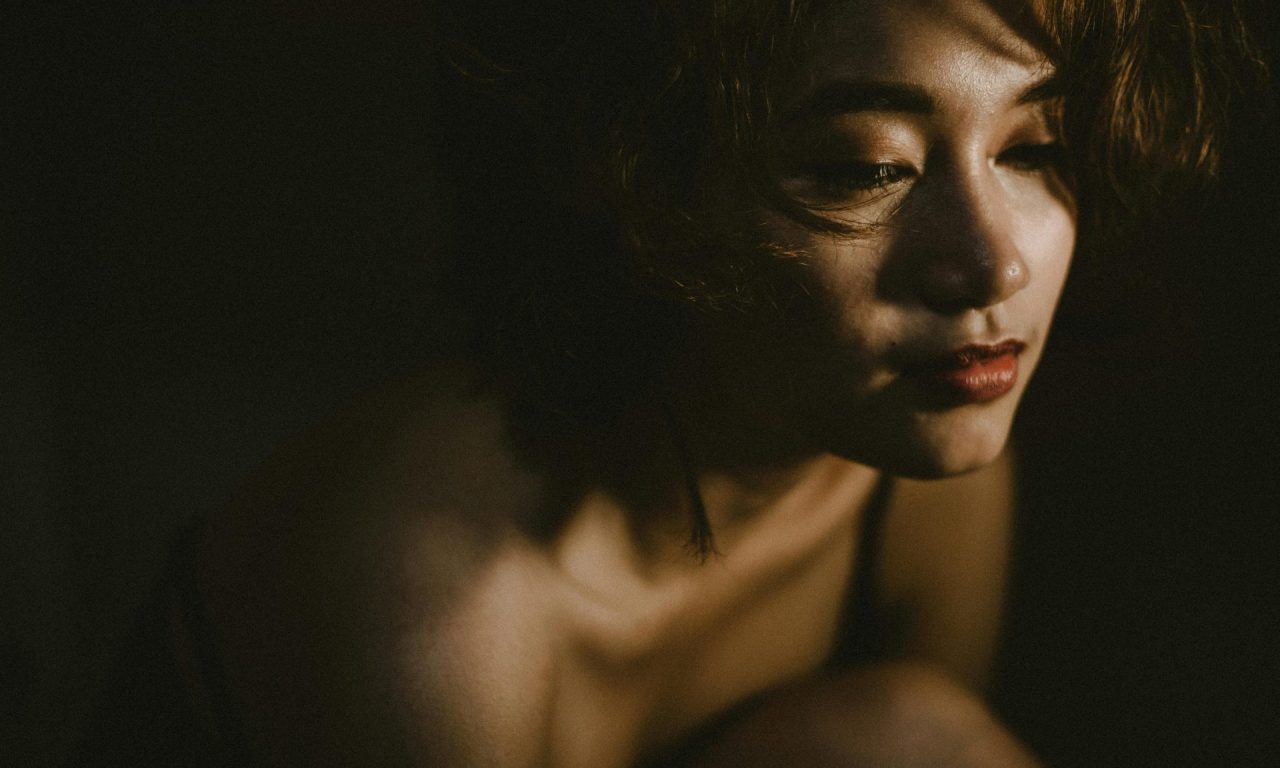 6 frases que demonstram que uma pessoa está profundamente infeliz