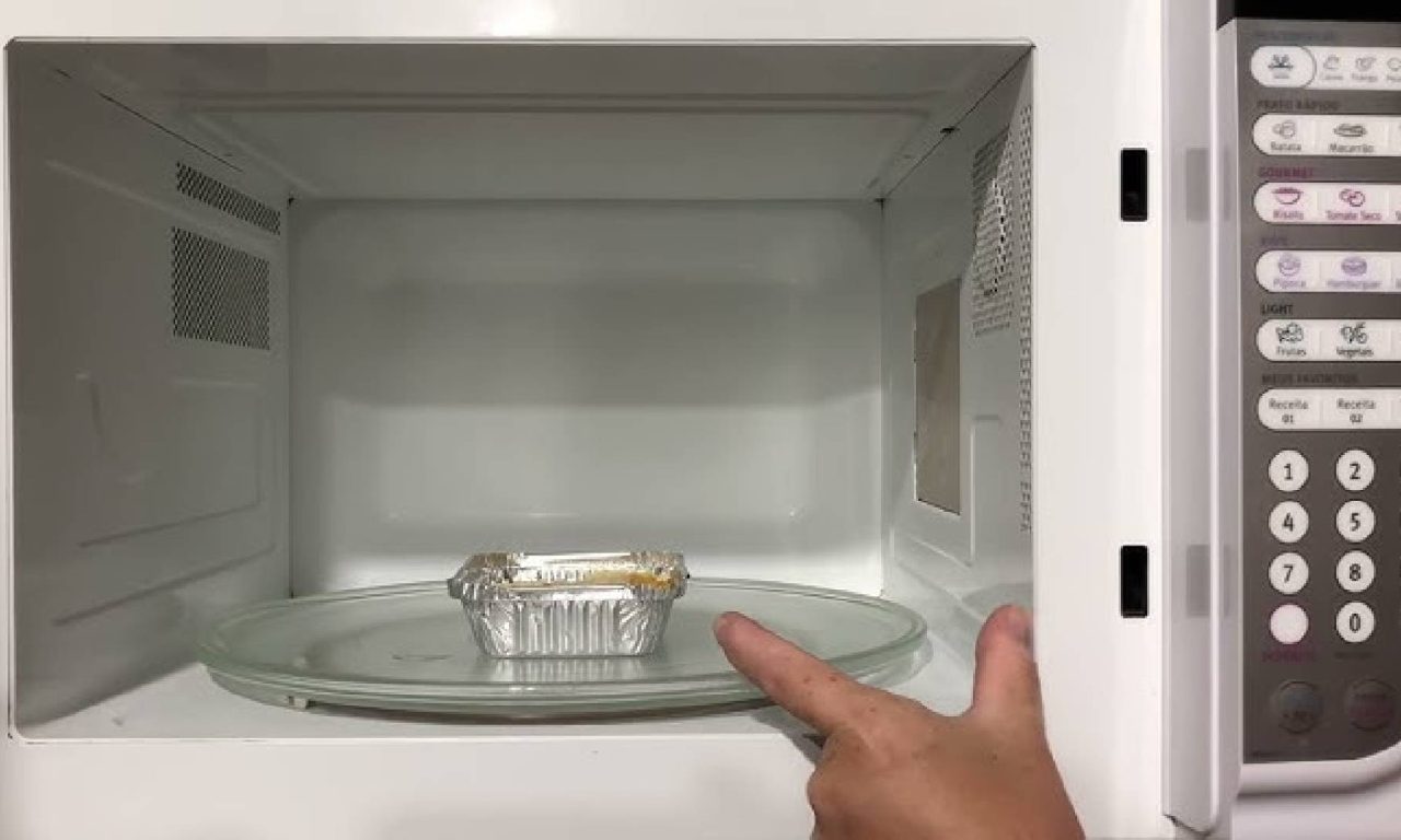 6 coisas que você JAMAIS deve colocar no micro-ondas (pode ser perigoso)