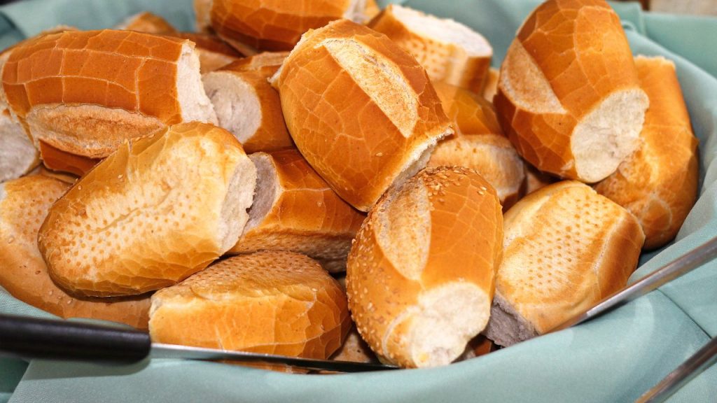 Pão francês, em panificadora (Foto: Ilustração/Canva)