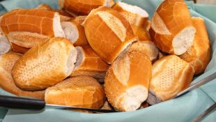 Pão francês, em panificadora (Foto: Ilustração/Canva)