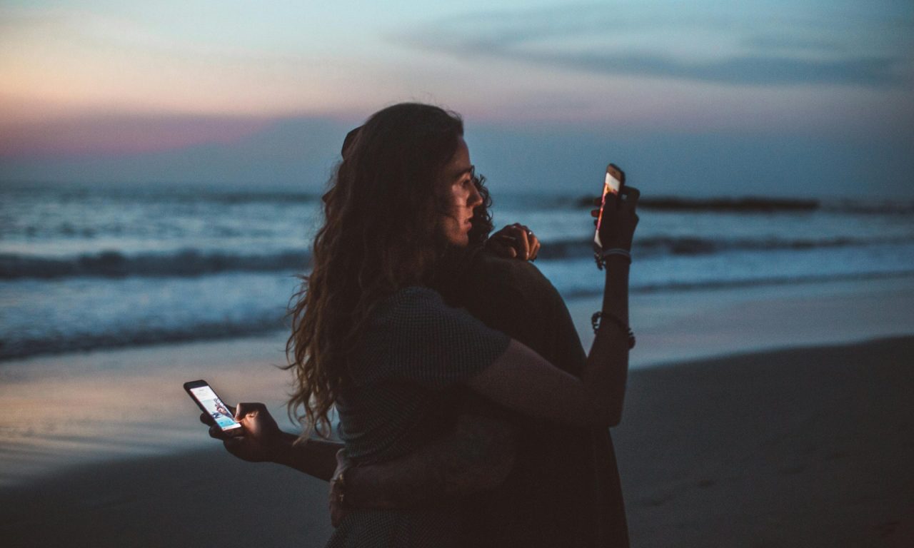 6 sinais de que uma pessoa é sem caráter (é preciso ter cuidado)