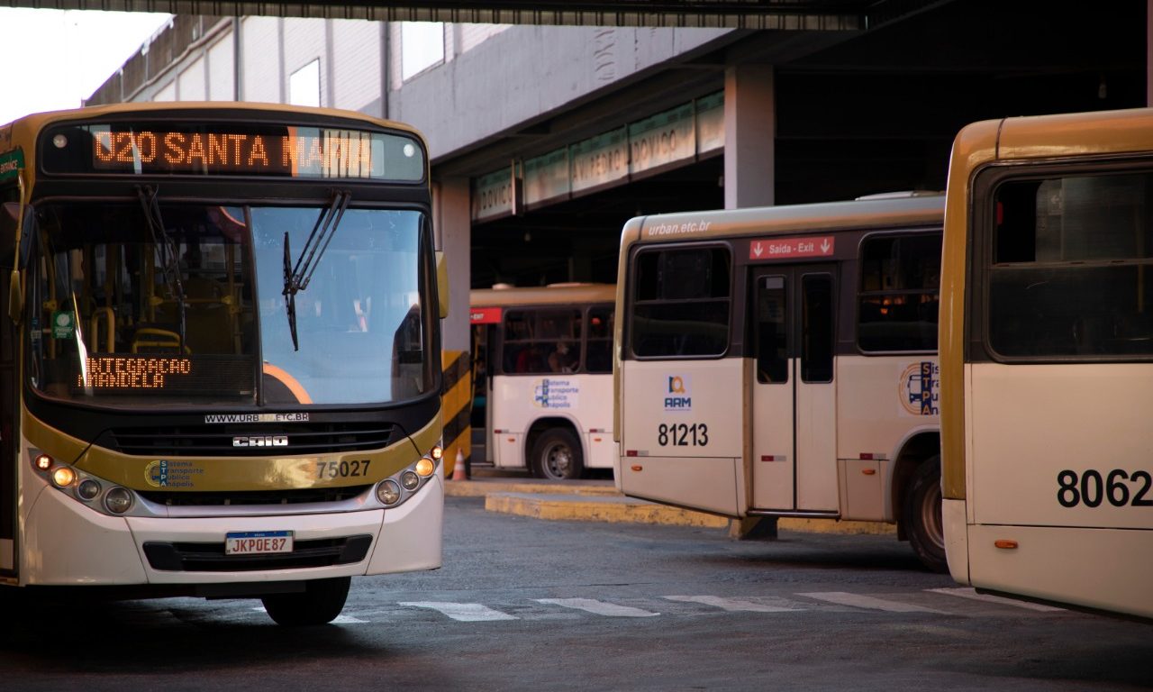 Urban formaliza pedido de novo aumento na passagem de ônibus em Anápolis