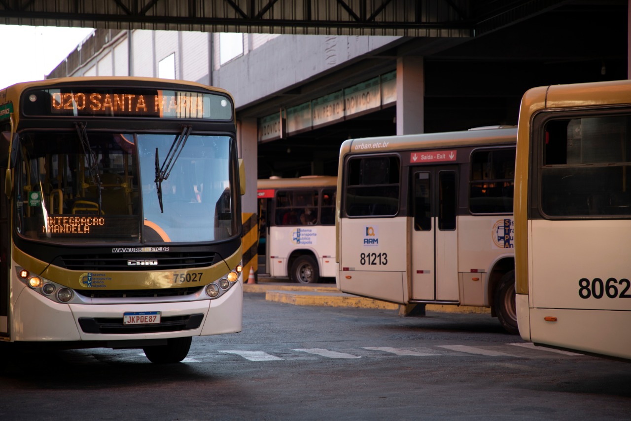 Urban formaliza pedido de novo aumento na passagem de ônibus em Anápolis