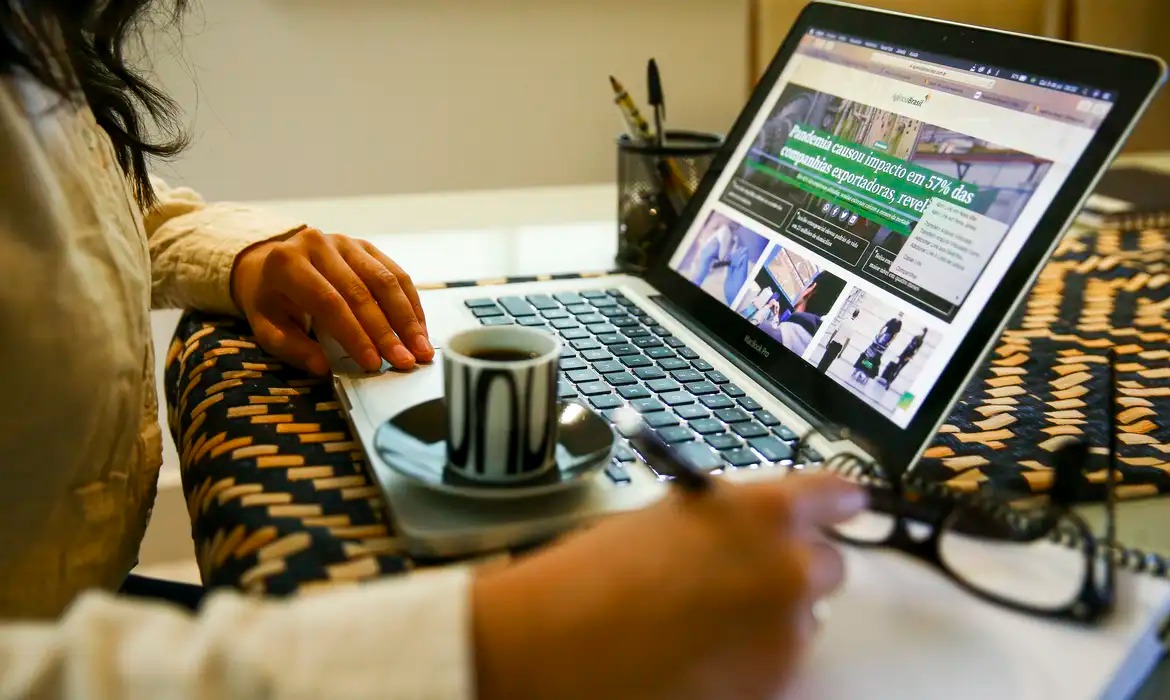 Cursos de especialização gratuitos e a distância estão com 300 vagas abertas