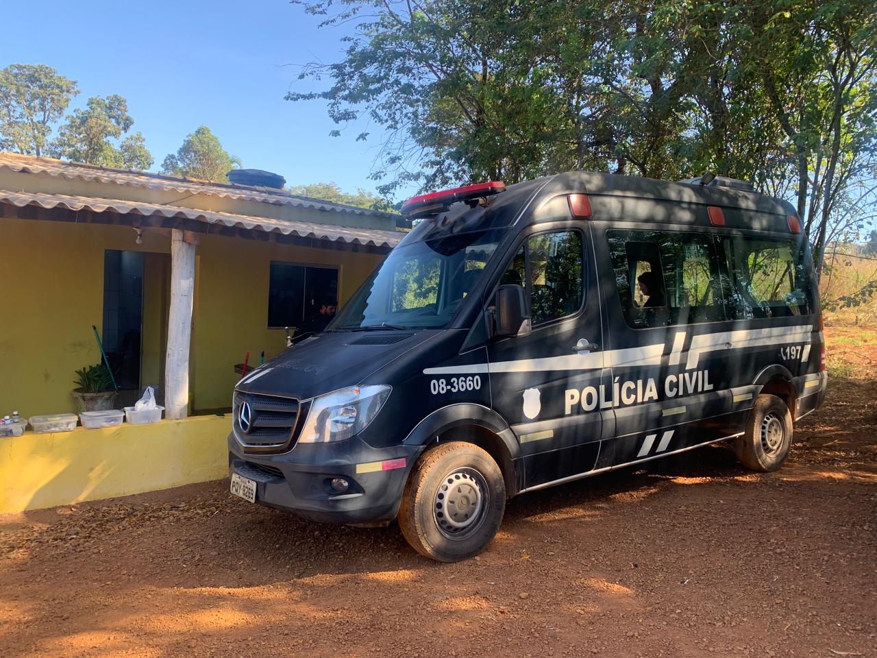 Operação mobilizou diversas forças, policiais e de saúde, em clínica.
