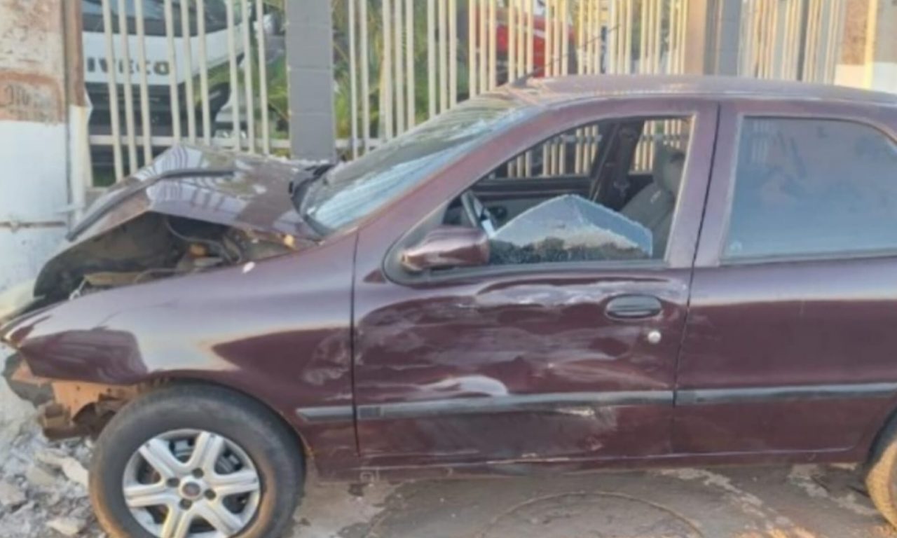 Motorista perdeu o controle do carro após tentativa de ultrapassagem. (Foto: Reprodução)