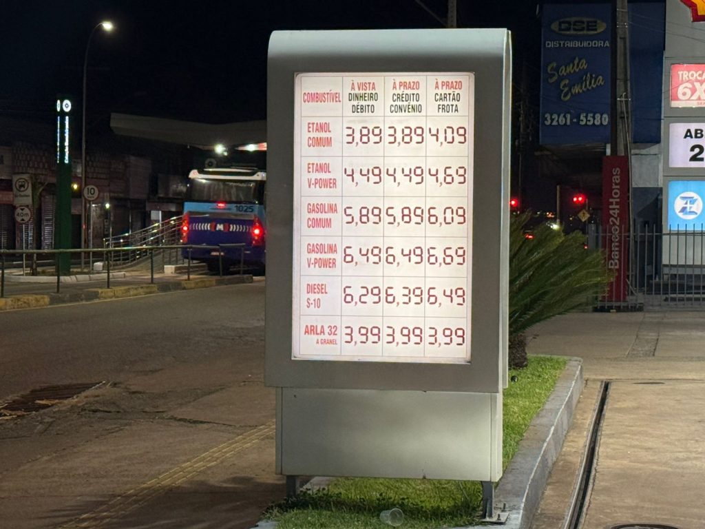 Motorista ficou surpreso com a diferença no preço do combustível em Goiânia.