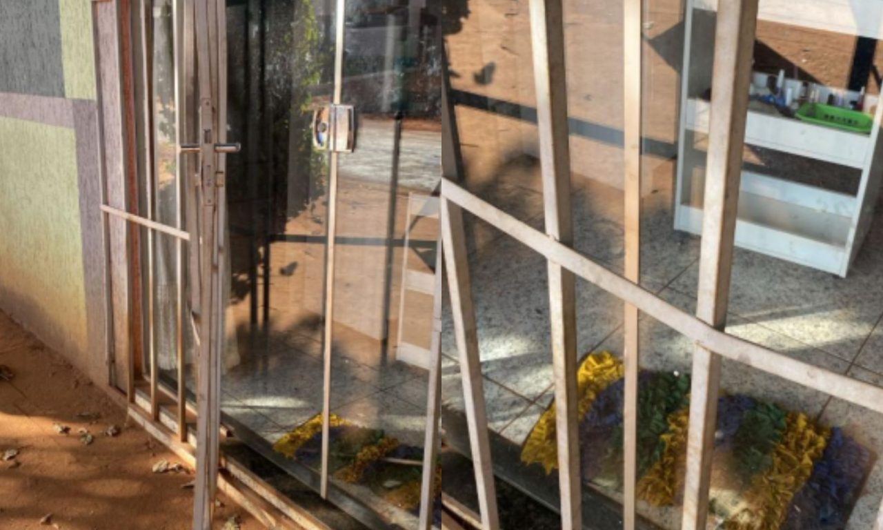 Ex-marido invadiu o salão para ameaçar proprietária.