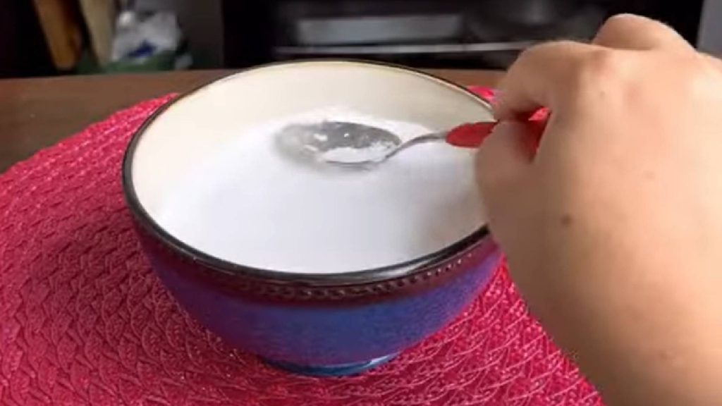 É por isso que muitas donas de casa colocam sal na janela no inverno