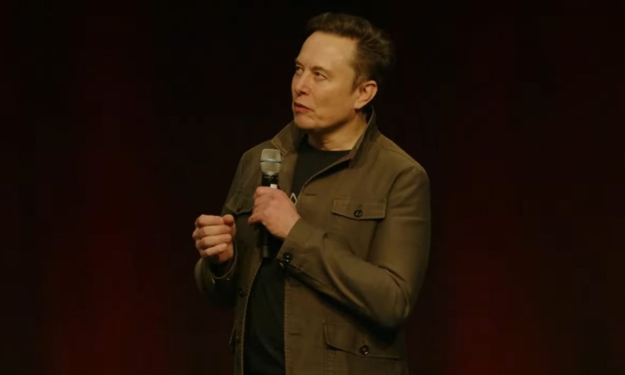 Elon Musk em evento sobre a Tesla.