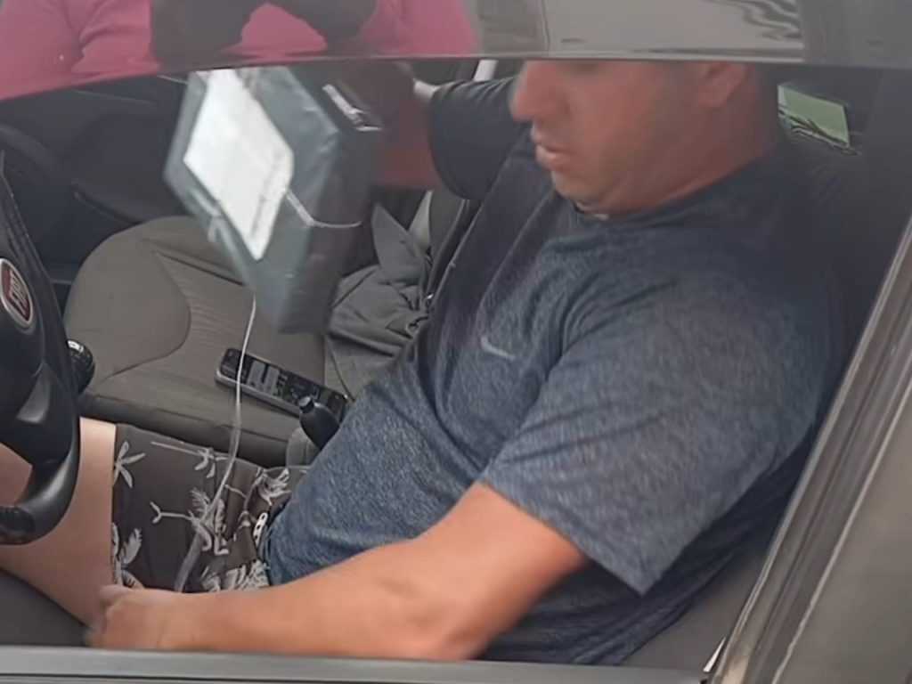 Entregador revela técnica esperta para não precisar arremessar encomendas