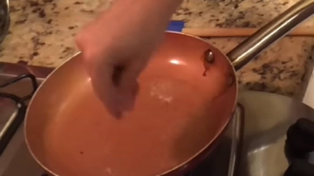 Não é o azeite, nem a manteiga: saiba o segredo para grelhar sem grudar