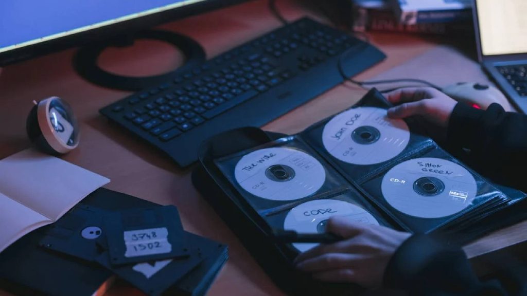 Quem guarda CD antigo em casa pode estar com um tesouro e não sabe