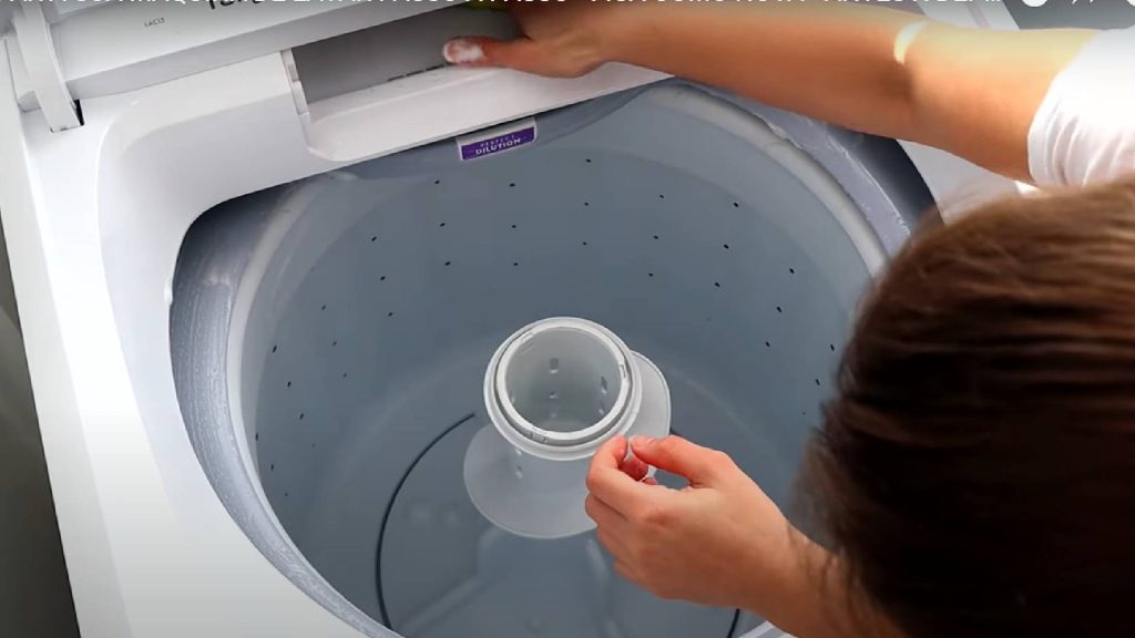 Como limpar a máquina de lavar sem precisar chamar um técnico