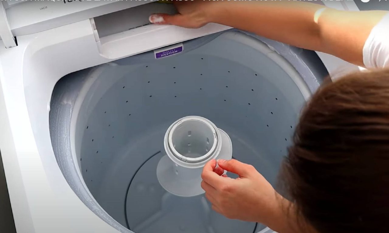 Como limpar a máquina de lavar sem precisar chamar um técnico
