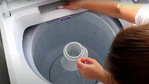 Como limpar a máquina de lavar sem precisar chamar um técnico