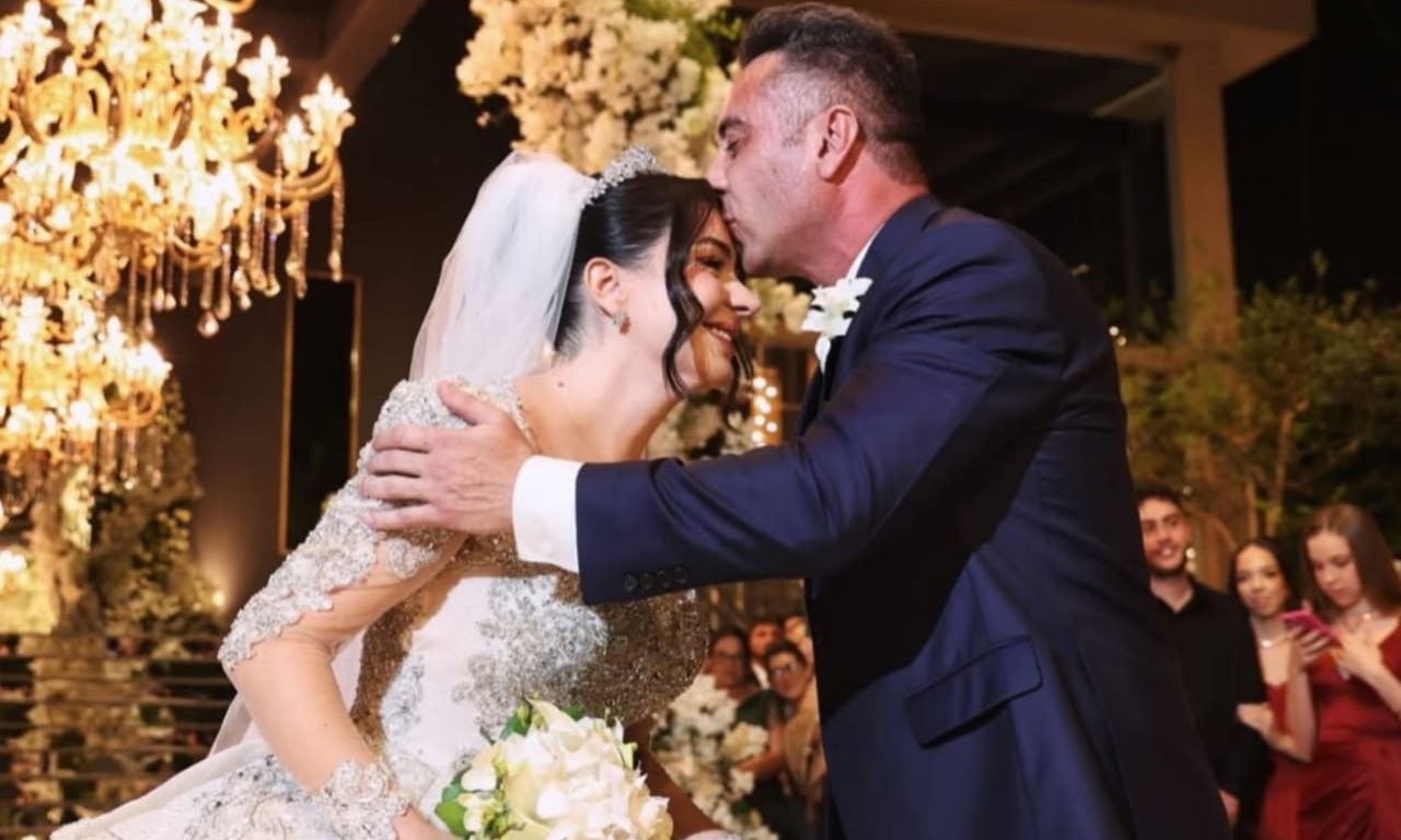 Imagem mostra Maxwell e Juliana. (Foto: @danilocgouveia)