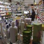 Farmácia é interditada por vender remédios sem receita; preço chega a 169% a mais