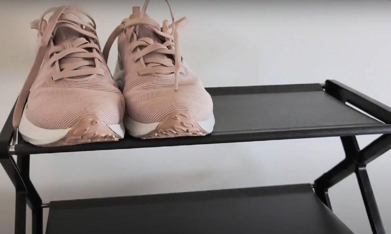 Não é a gaveta, nem o armário: veja o melhor lugar para guardar sapatos em casa