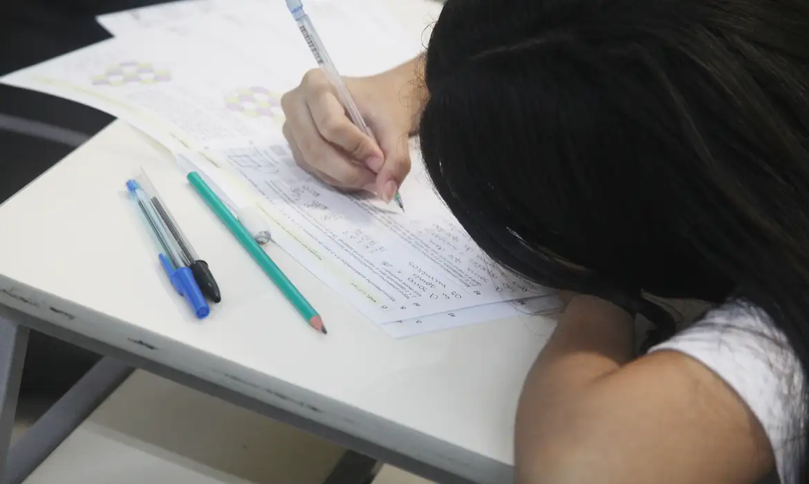 A palavra que muitos erram na hora de escrever porque esquecem de colocar o “H”