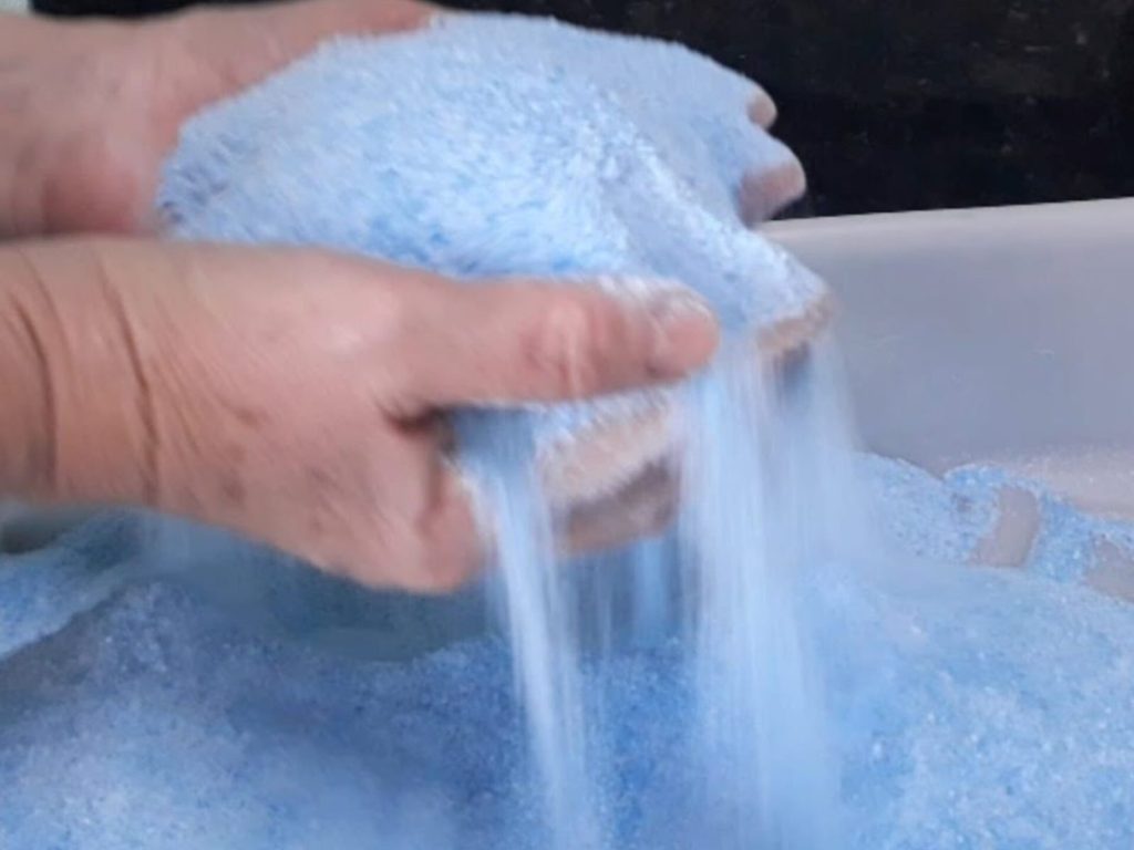 Nunca faça isso com o sabão em pó na máquina de lavar, alerta do fabricante