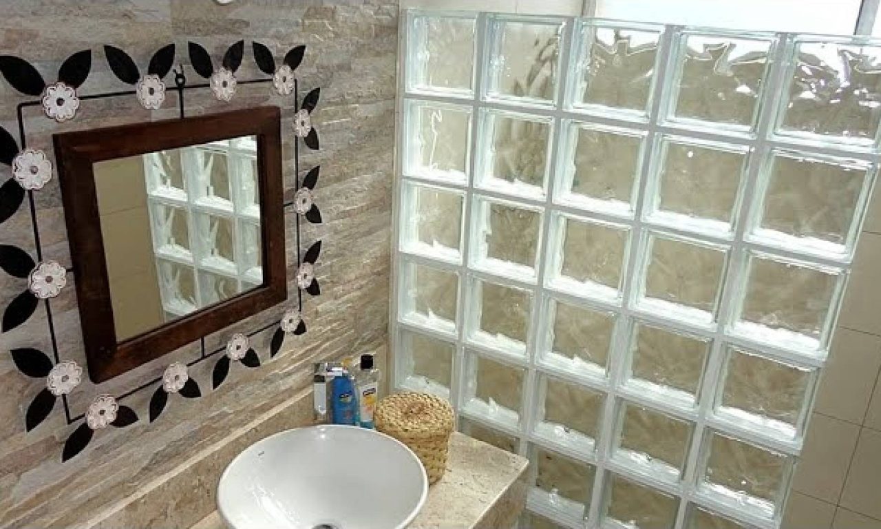 Antes sinônimo de 'banheiro antigo', material vira tendência na decoração moderna