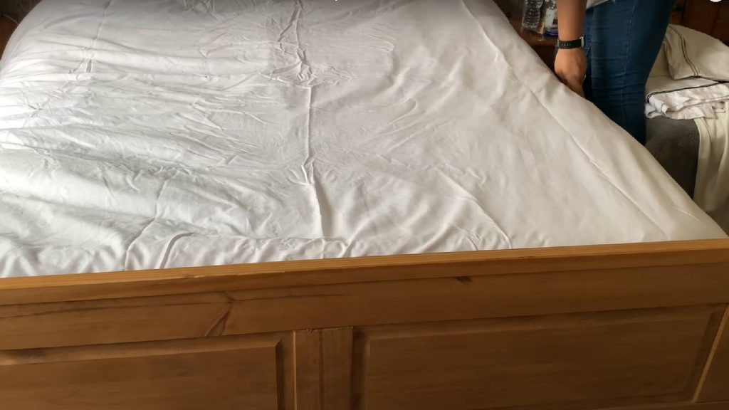 Por que trocar a roupa de cama com frequência é essencial