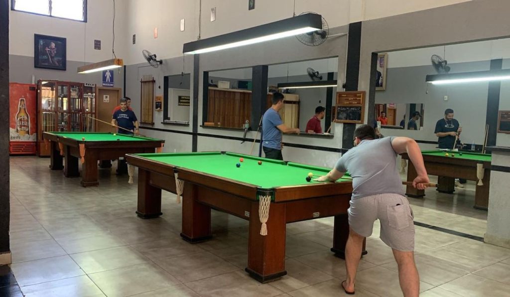 6 bares em Goiânia para se divertir e jogar sinuca com os amigos