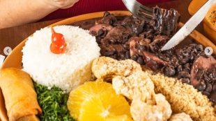 6 melhores lugares para se deliciar com uma boa feijoada no sábado