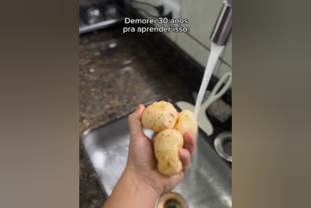 Truque para salvar o pão de queijo amanhecido (assim ele vai ficar como novo)