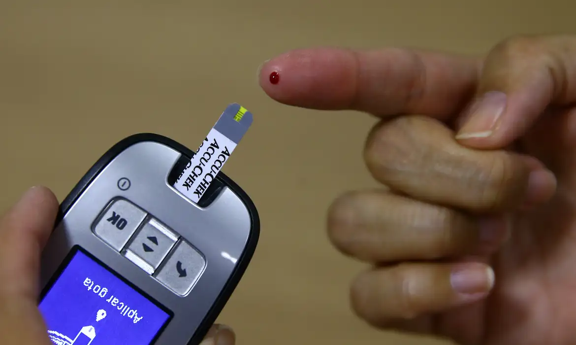 Anvisa manda retirar do mercado medidor de glicose reprovado em testes