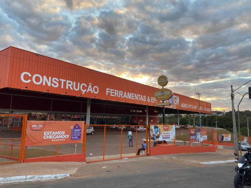 VemKiTem Atacarejo está localizado próximo ao Passeio das Águas Shopping. (Foto: Divulgação/VemKiTem Atacarejo)