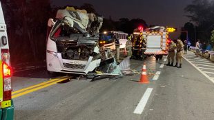 Grave acidente na BR-153 com ônibus que levava estudantes para UFG já tem 6 mortes confirmadas