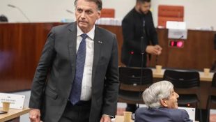 Jair Bolsonaro chega para depoimento no STF.