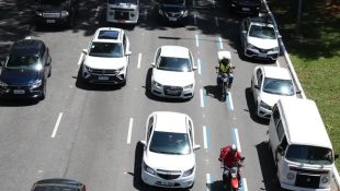 Faixa Azul para motociclistas na avenida 23 de Maio. (Foto: Rovena Rosa/Agência Brasil)
