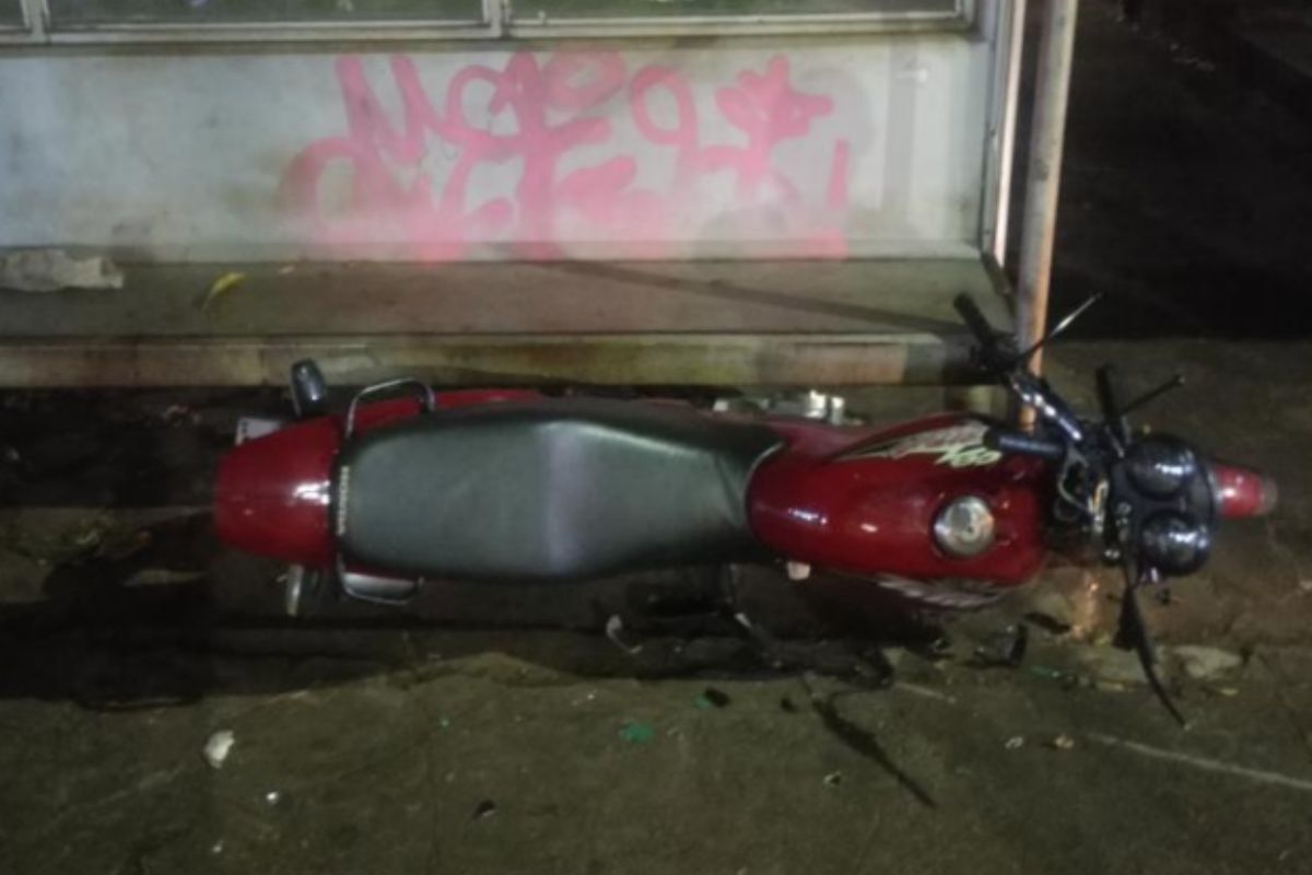 Morre motociclista que colidiu contra ponto de ônibus na Avenida Universitária