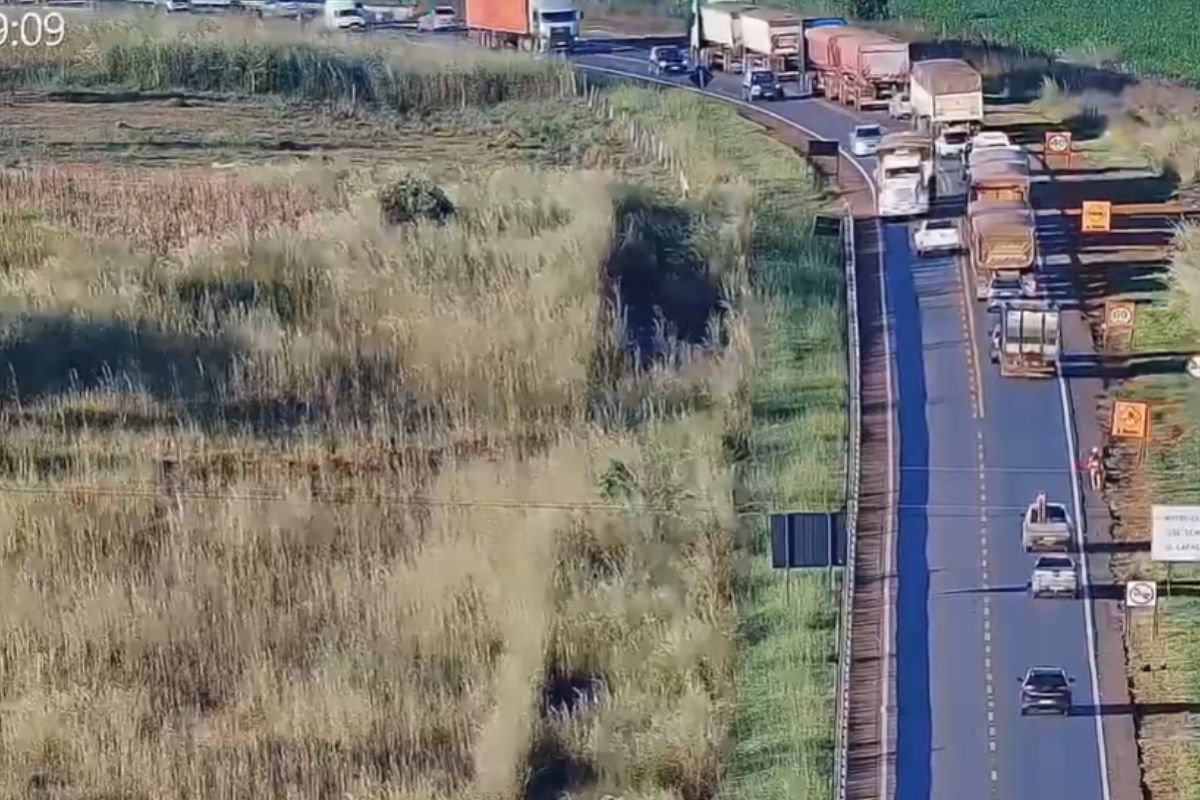 PRF divulga imagens impressionantes de ultrapassagens proibidas em rodovias de Goiás