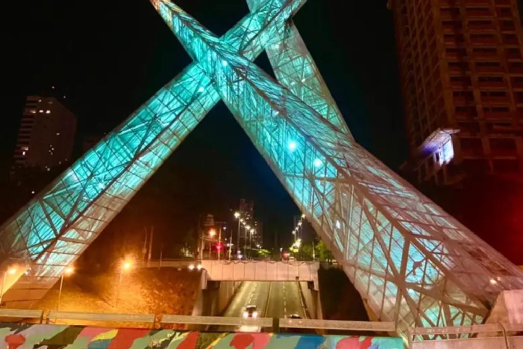 Conheça a lenda da loira do viaduto que muitos motoristas de Goiânia juram de pé junto que já viram