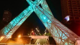 Conheça a lenda da loira do viaduto que muitos motoristas de Goiânia juram de pé junto que já viram