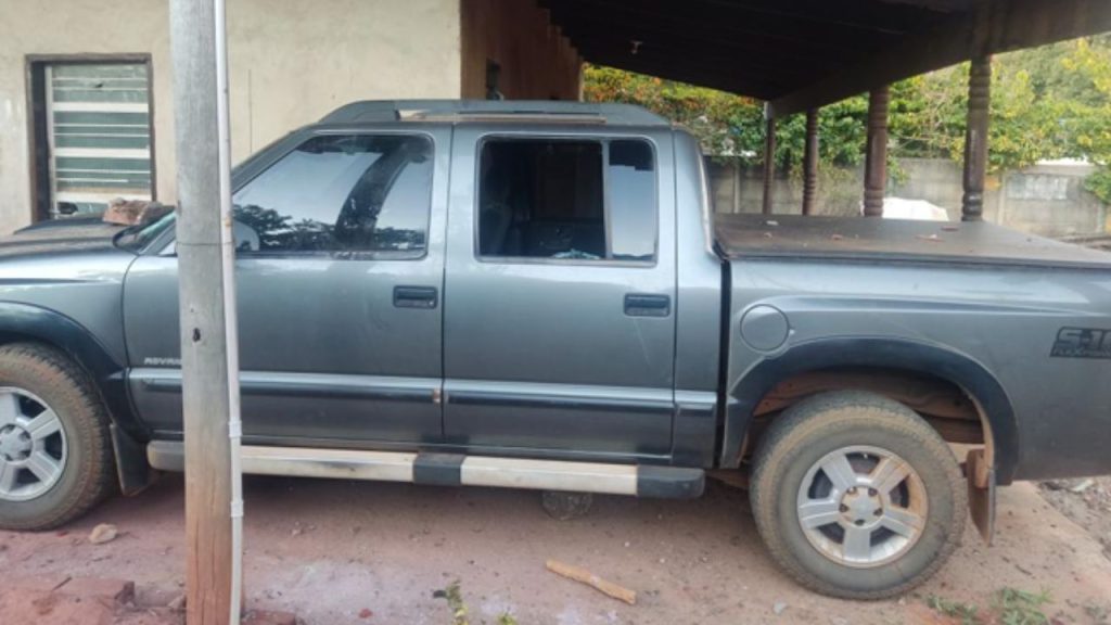 Morador de Anápolis encontrou caminhonete depredada. (Foto: Reprodução)