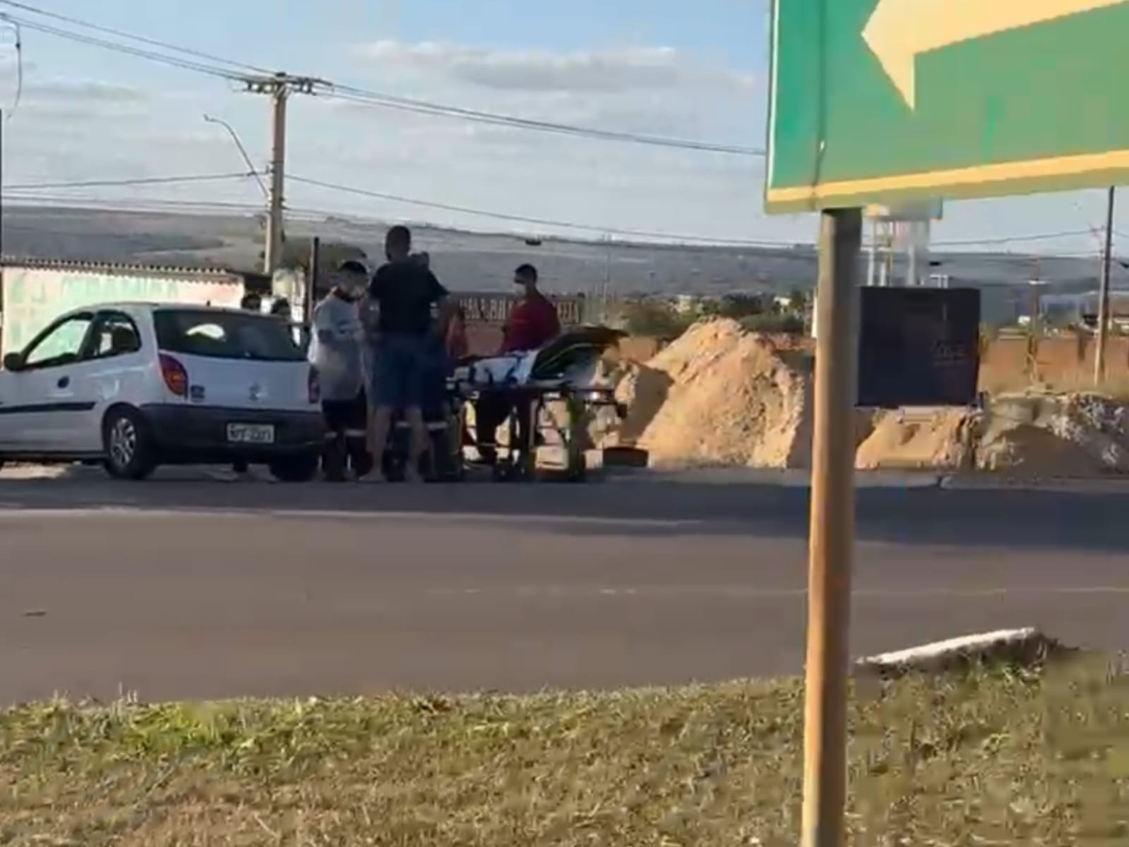 Mulher dá à luz dentro de carro perto do condomínio Alphaville