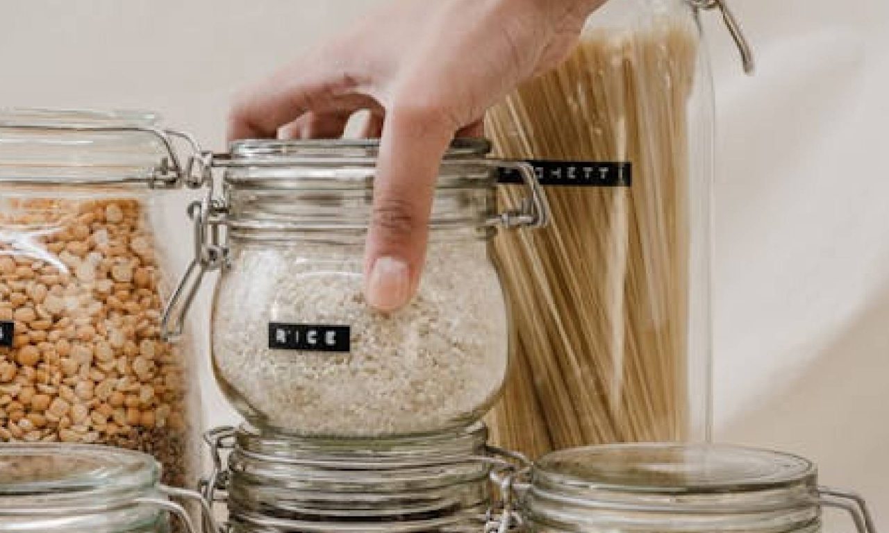 Onde deixar o pote de arroz para atrair riqueza, segundo o Feng Shui