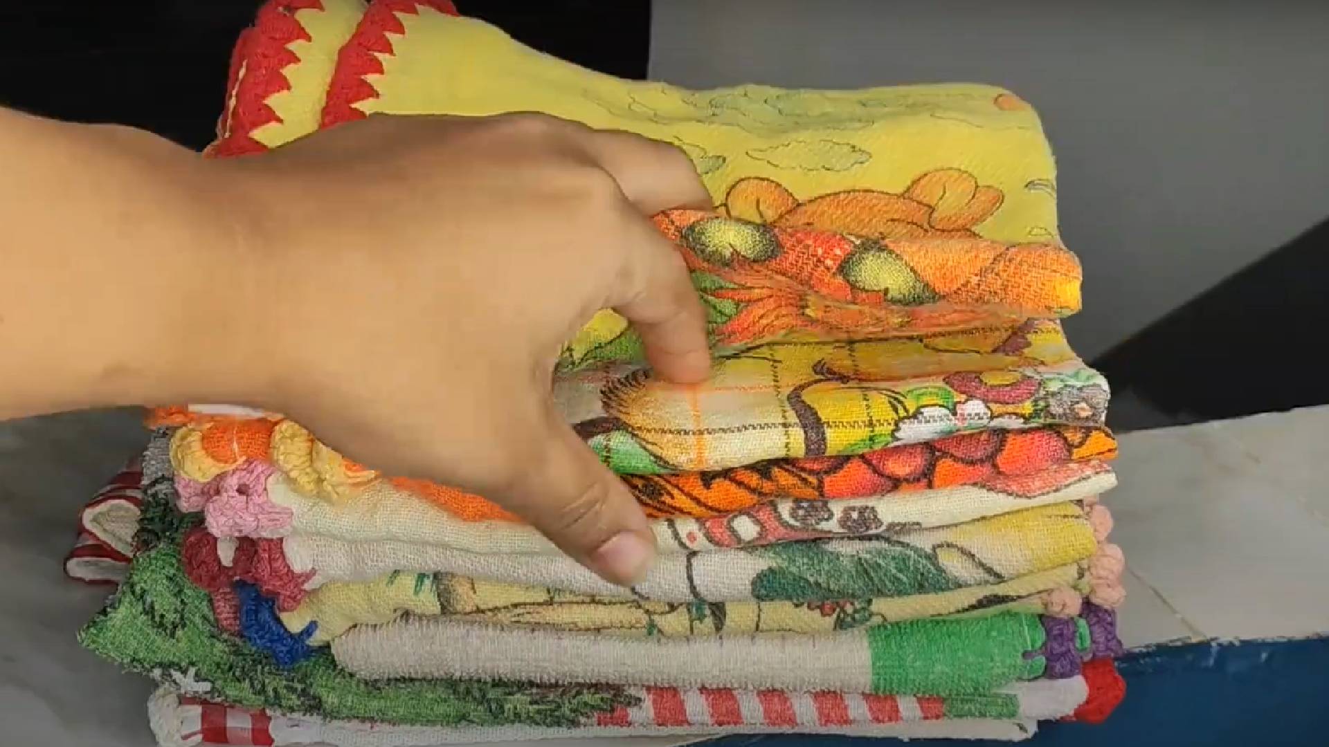 Os panos de prato podem ser os grandes vilões da sua cozinha e você deve ficar alerta