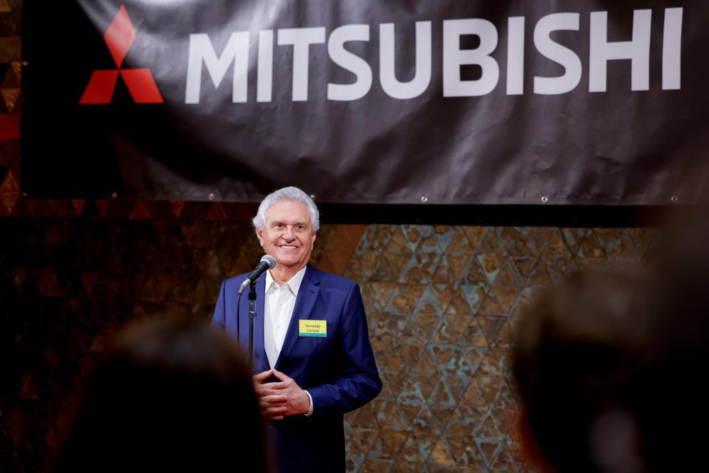 Caiado firmou contrato com a Mitsubishi Motors durante visita ao Japão.