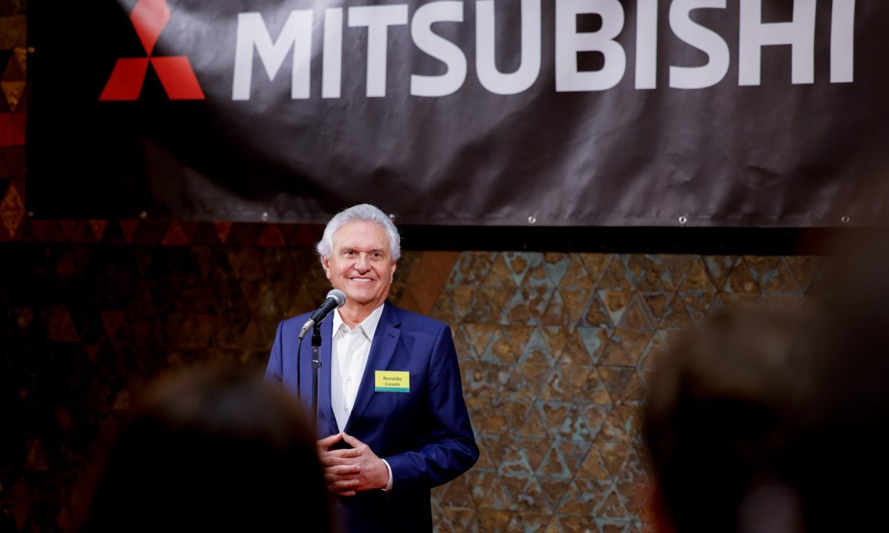 Caiado firmou contrato com a Mitsubishi Motors durante visita ao Japão.
