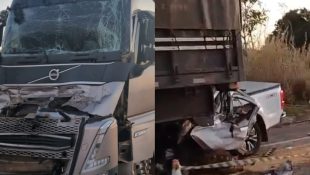 Caminhonete colidiu contra a traseira de uma das carretas em grave acidente na BR-050. (Foto: PRF)
